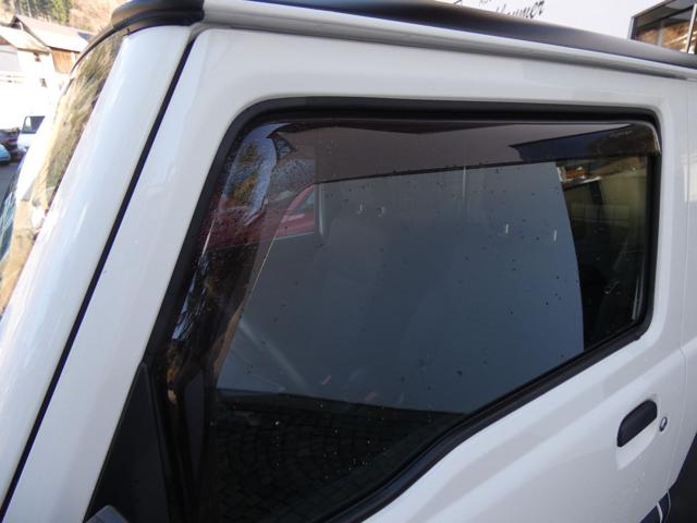 SUZUKI Jimny usata, con Luci diurne