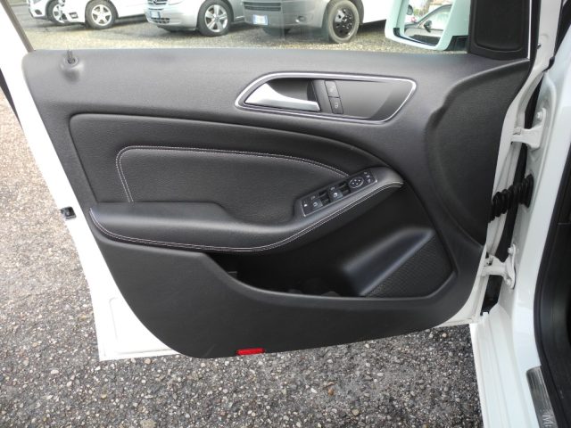 MERCEDES-BENZ B 180 usata, con Kit antipanne