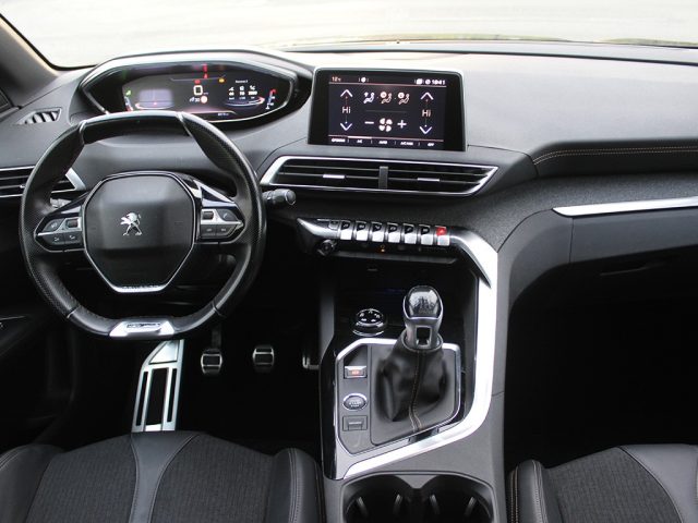 PEUGEOT 3008 usata, con Volante in pelle