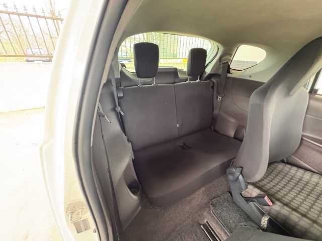 TOYOTA iQ usata, con Bluetooth