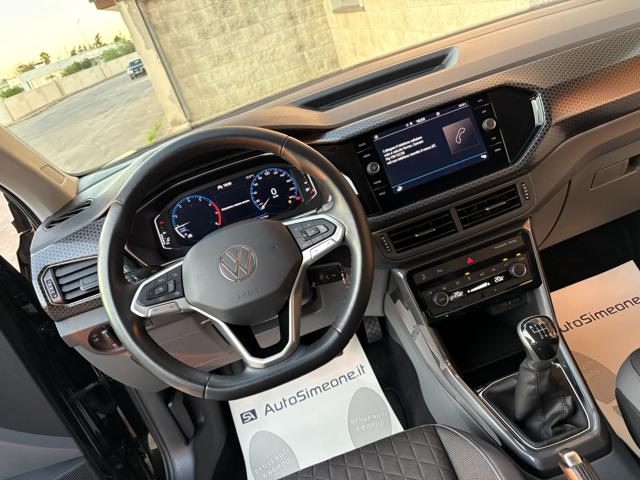 VOLKSWAGEN T-Cross usata, con USB