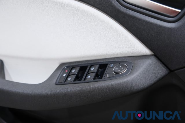 RENAULT Clio usata, con Sistema di chiamata d