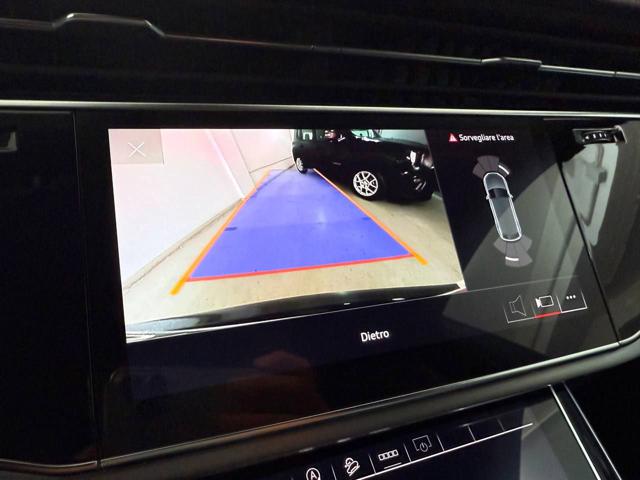 AUDI Q8 usata, con Park Distance Control