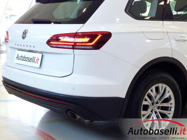 VOLKSWAGEN Touareg usata, con Sensori di parcheggio posteriori