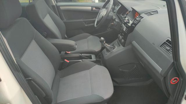 OPEL Zafira usata, con MP3