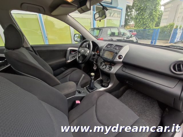 TOYOTA RAV 4 usata, con Controllo automatico clima