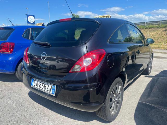 OPEL Corsa usata, con Airbag laterali