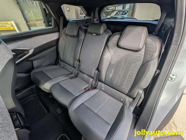 PEUGEOT 5008 usata, con Airbag testa