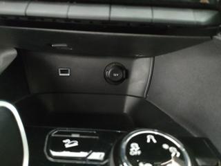 PEUGEOT 3008 usata, con Volante in pelle