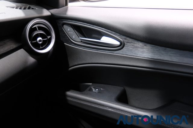 ALFA ROMEO Stelvio usata, con Sensori di parcheggio posteriori