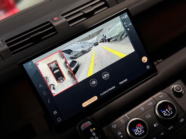 LAND ROVER Defender usata, con Fendinebbia