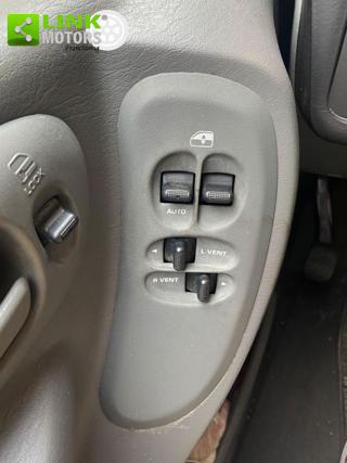 CHRYSLER Voyager usata 21