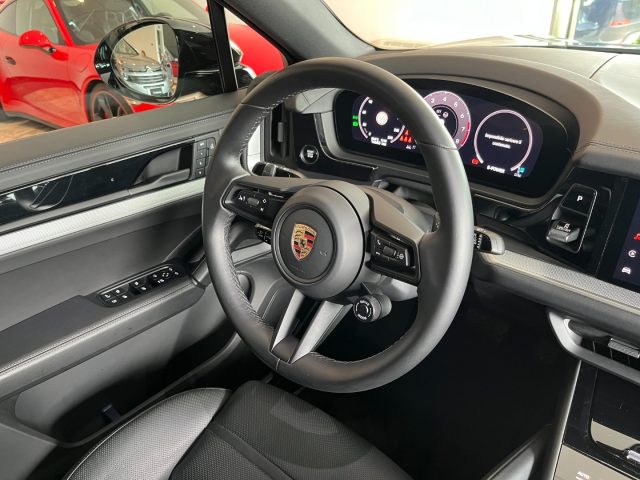 PORSCHE Cayenne usata, con Autoradio
