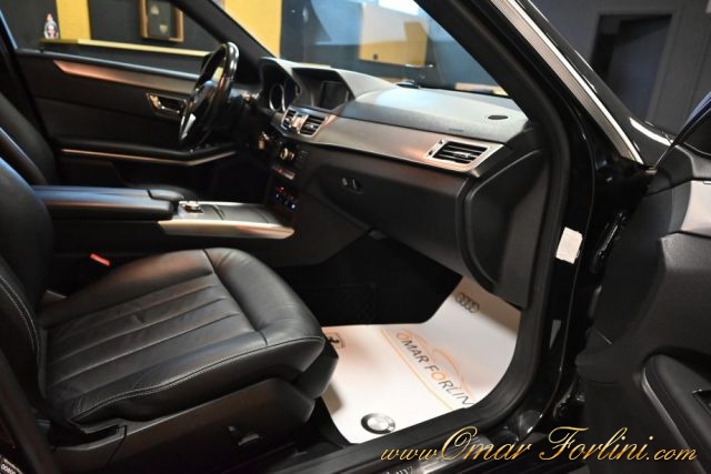 MERCEDES-BENZ E 300 usata 171