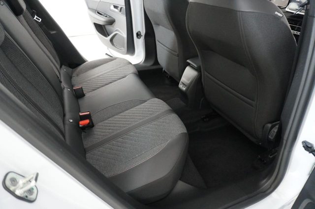 PEUGEOT 2008 usata, con Controllo automatico clima