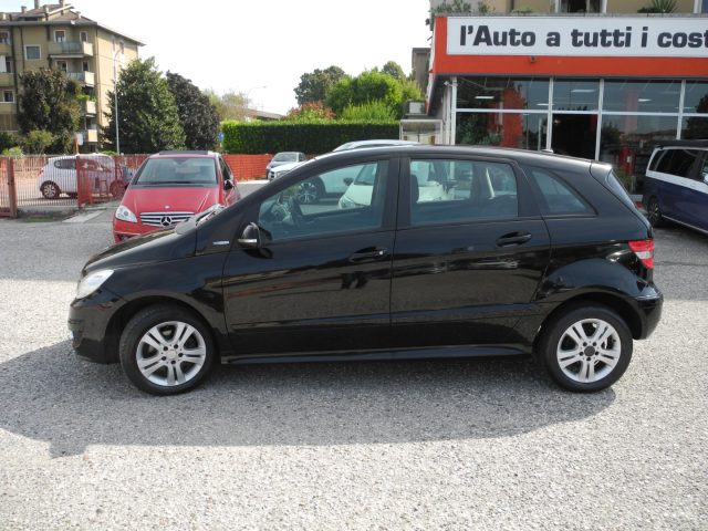 MERCEDES-BENZ B 180 usata, con Airbag