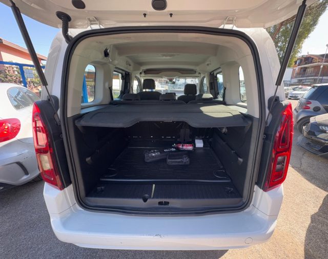 TOYOTA Proace City usata, con Autoradio digitale