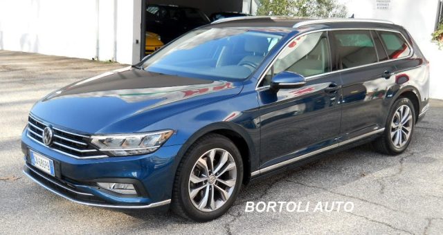 VOLKSWAGEN Passat Variant usata, con ABS