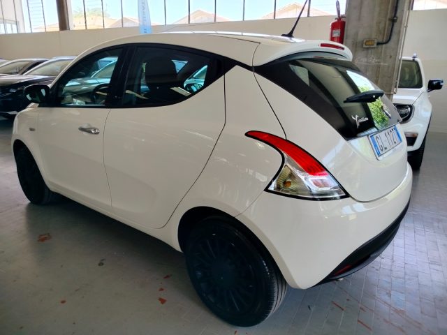 LANCIA Ypsilon usata, con ESP