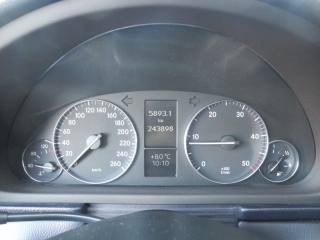 MERCEDES-BENZ C 220 usata, con Autoradio