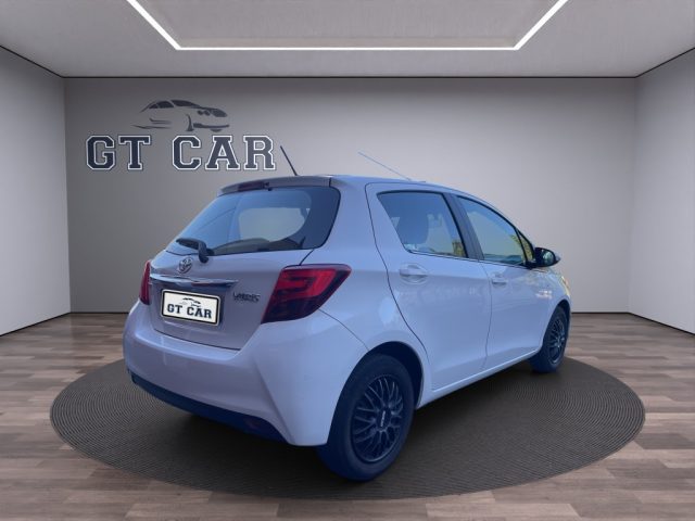TOYOTA Yaris usata, con Autoradio