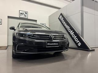 VOLKSWAGEN Passat Variant usata, con Airbag