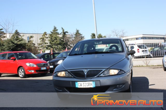 LANCIA Ypsilon usata, con Autoradio