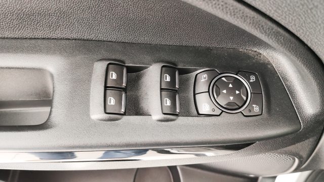 FORD EcoSport usata, con Sensori di parcheggio posteriori