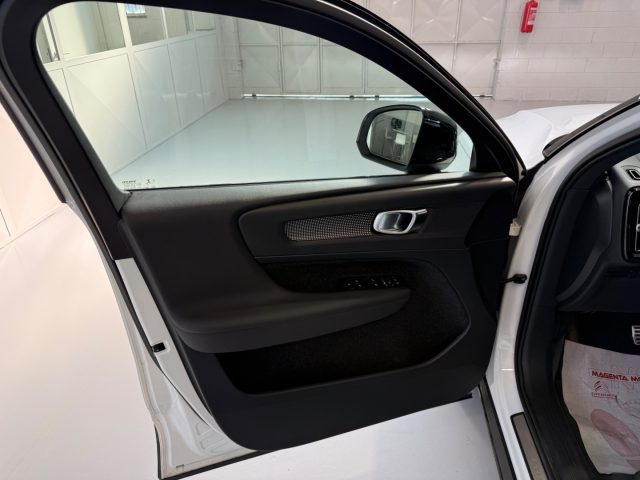 VOLVO XC40 usata, con Autoradio digitale