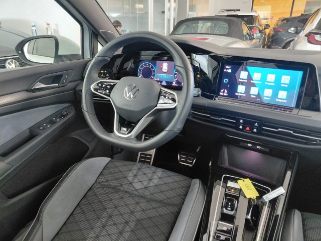 VOLKSWAGEN Golf usata, con Touch screen