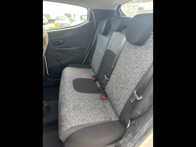 LANCIA Ypsilon usata, con Servosterzo