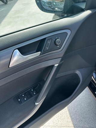 VOLKSWAGEN Golf usata, con Park Distance Control