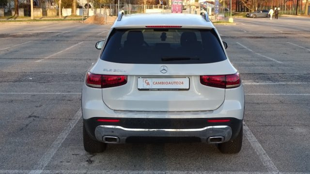 MERCEDES-BENZ GLB 200 usata, con Autoradio