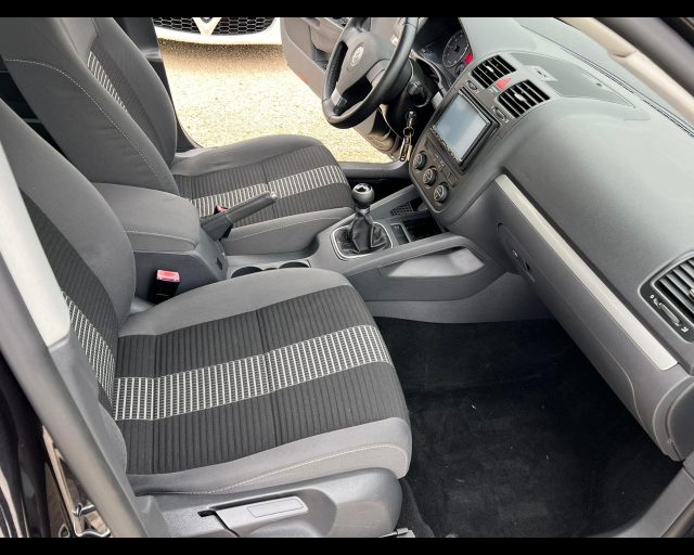 VOLKSWAGEN Jetta usata 22