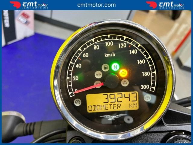 MOTO GUZZI V7 usata 4