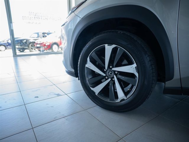 LEXUS NX 200t usata, con Sistema di navigazione