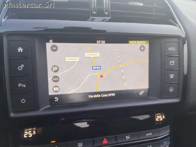 JAGUAR XE usata, con Volante in pelle