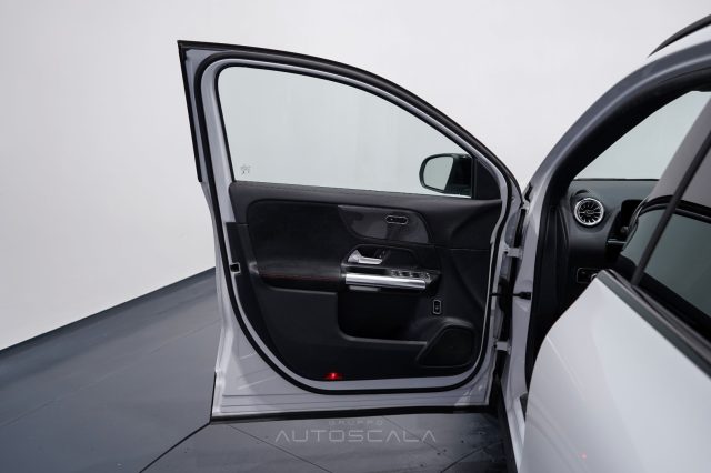 MERCEDES-BENZ GLA 200 usata, con Controllo automatico clima