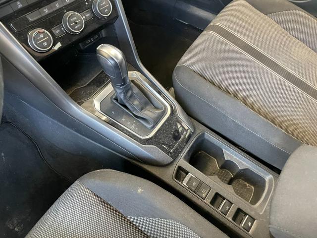 VOLKSWAGEN T-Roc usata, con USB