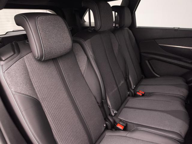 PEUGEOT 5008 usata, con Autoradio digitale