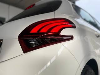 PEUGEOT 208 usata, con Luci diurne
