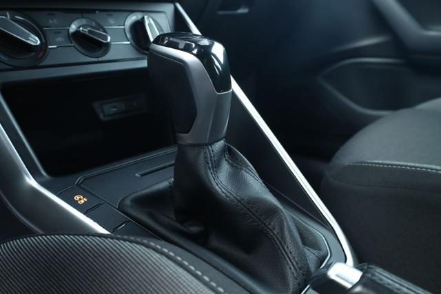 VOLKSWAGEN Taigo usata, con Autoradio