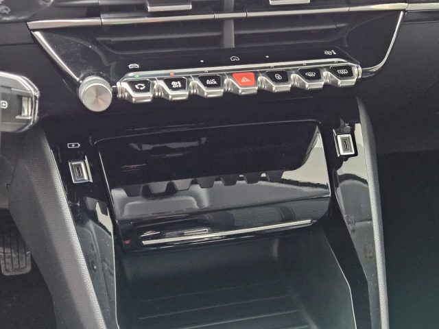 PEUGEOT 208 usata, con Autoradio digitale