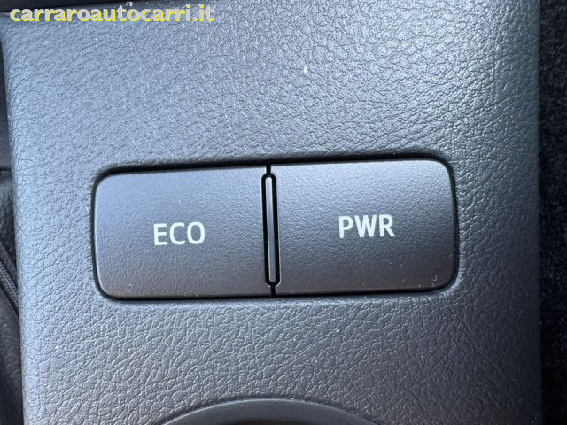 TOYOTA Hilux usata, con Bluetooth