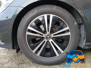 MERCEDES-BENZ E 220 usata, con Fendinebbia