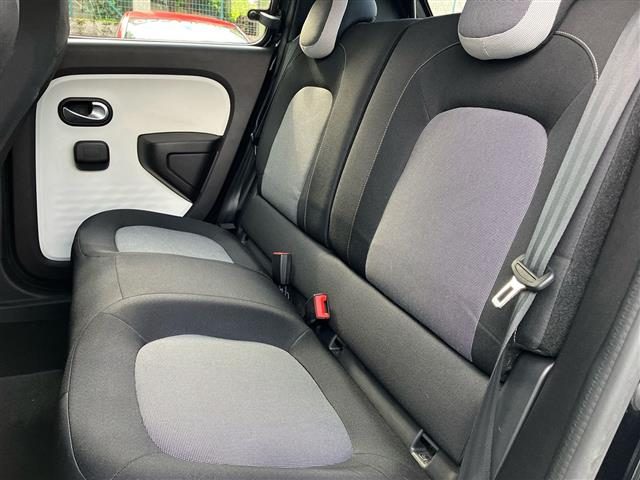 RENAULT Twingo usata, con Park Distance Control