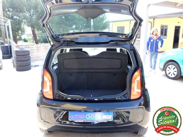 VOLKSWAGEN up! usata 28