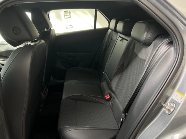 VOLKSWAGEN T-Roc usata, con USB