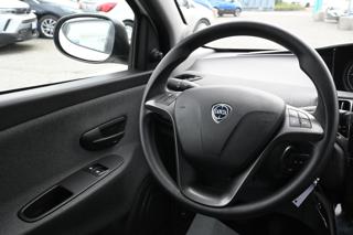 LANCIA Ypsilon usata, con Hill holder