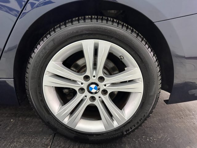 BMW 320 usata, con Fari LED